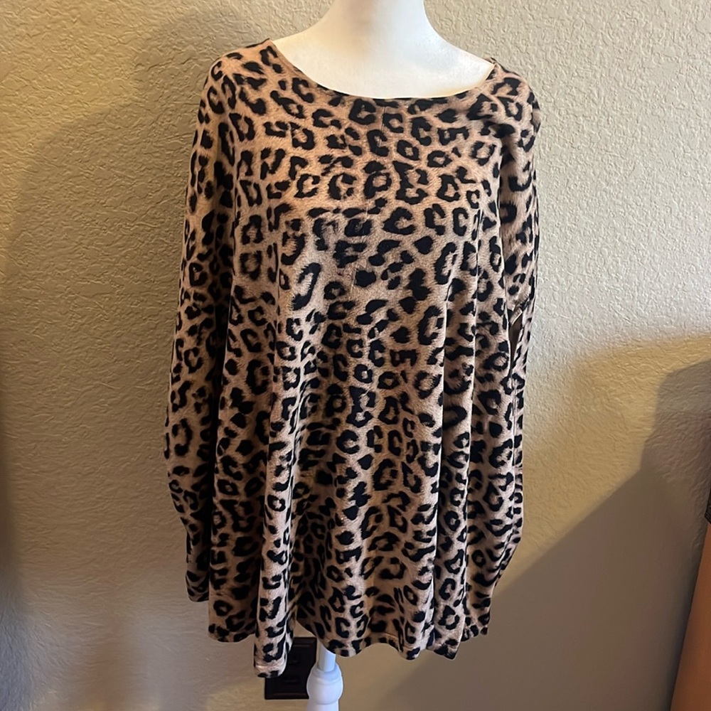 Chicos leopard print poncho with arm holes.EUC